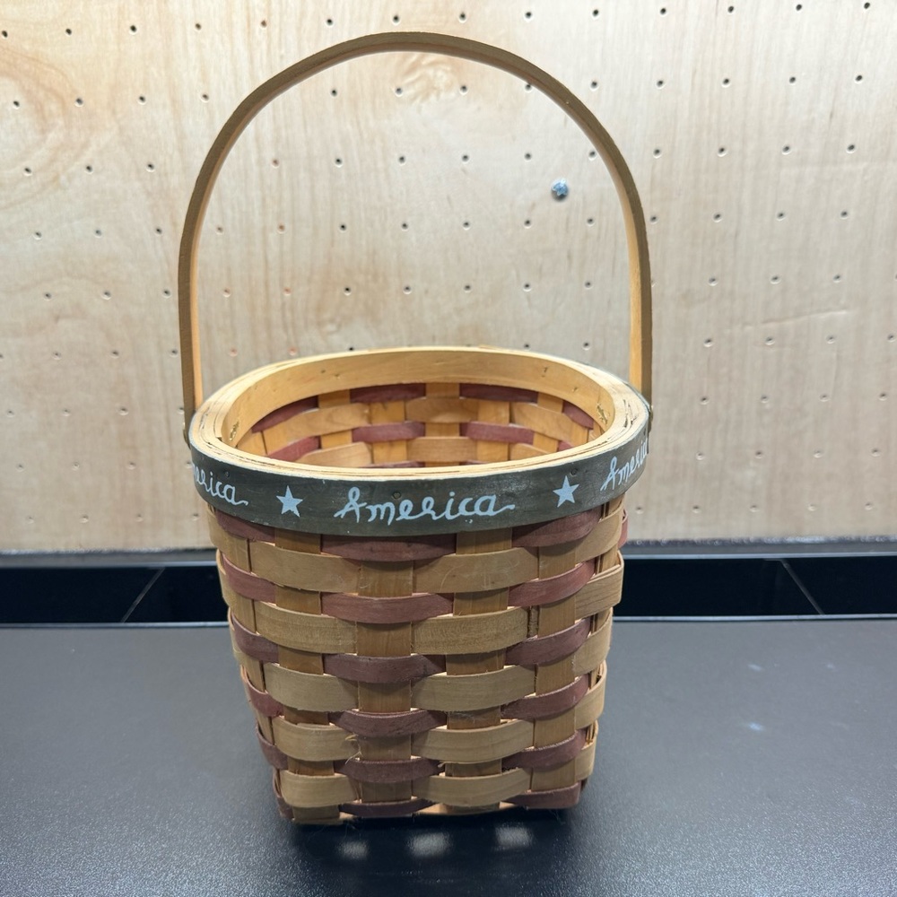 Vintage America Country Farmhouse Patriotic Basket with Stars Moveable Handle